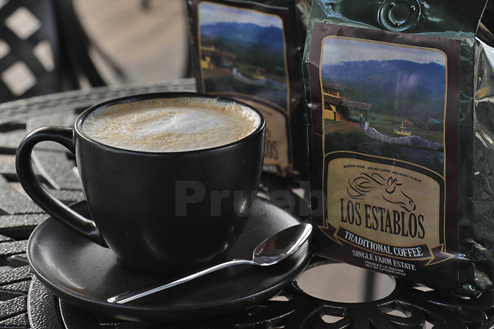 A balcony breakfast with mountain views at Los Establos Boutique Resort Panama