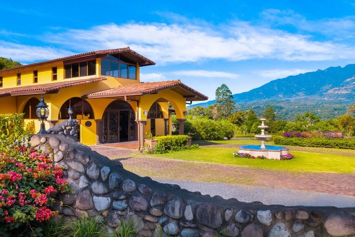 A serene garden villa and fountain view at Los Establos Boutique Resort Panama