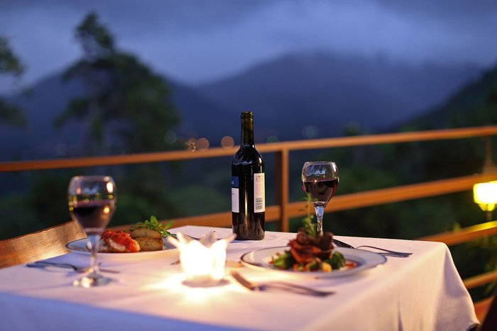 The garden courtyard with mountain views at Los Establos Boutique Resort Panama