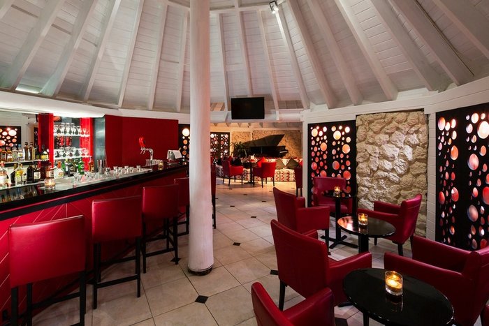 Late-night cocktails at the Piano Bar, The Club Barbados